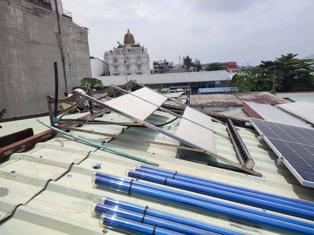 bao-tri-he-thong-may-nuoc-nong-nang-luong-mat-troi