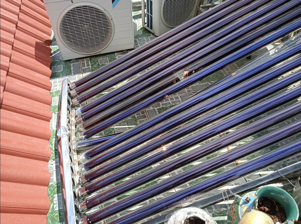 ong-thuy-tinh-chan-khong-bi-no-do-soc-nhiet